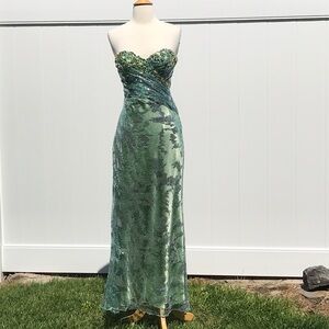 Clarissa Formal Rhinestone and Sequin Bustier Gown in Green Size 4
